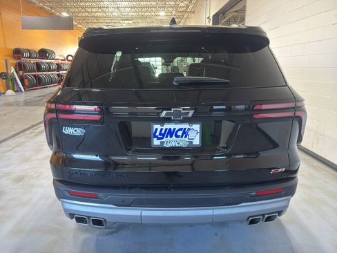 Used 2024 Chevrolet Traverse Z71 image 4