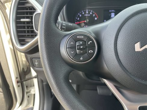 Used 2022 Kia Soul LX FWD image 15