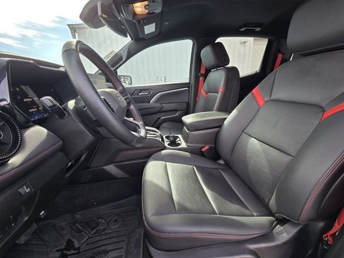 Used 2024 Chevrolet Colorado Z71 w/ Z71 Convenience Package 2 image 23