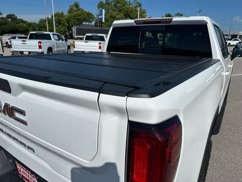 Used 2021 GMC Sierra 1500 AT4 w/ AT4 Value Package AWD/4WD image 5