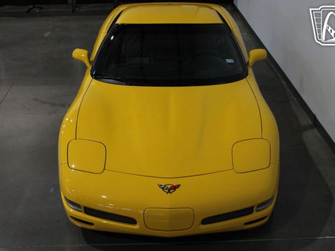 Used 2002 Chevrolet Corvette Z06 w/ Memory Pkg image 10