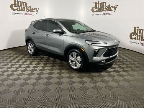 Used 2024 Buick Encore GX Preferred FWD image 1