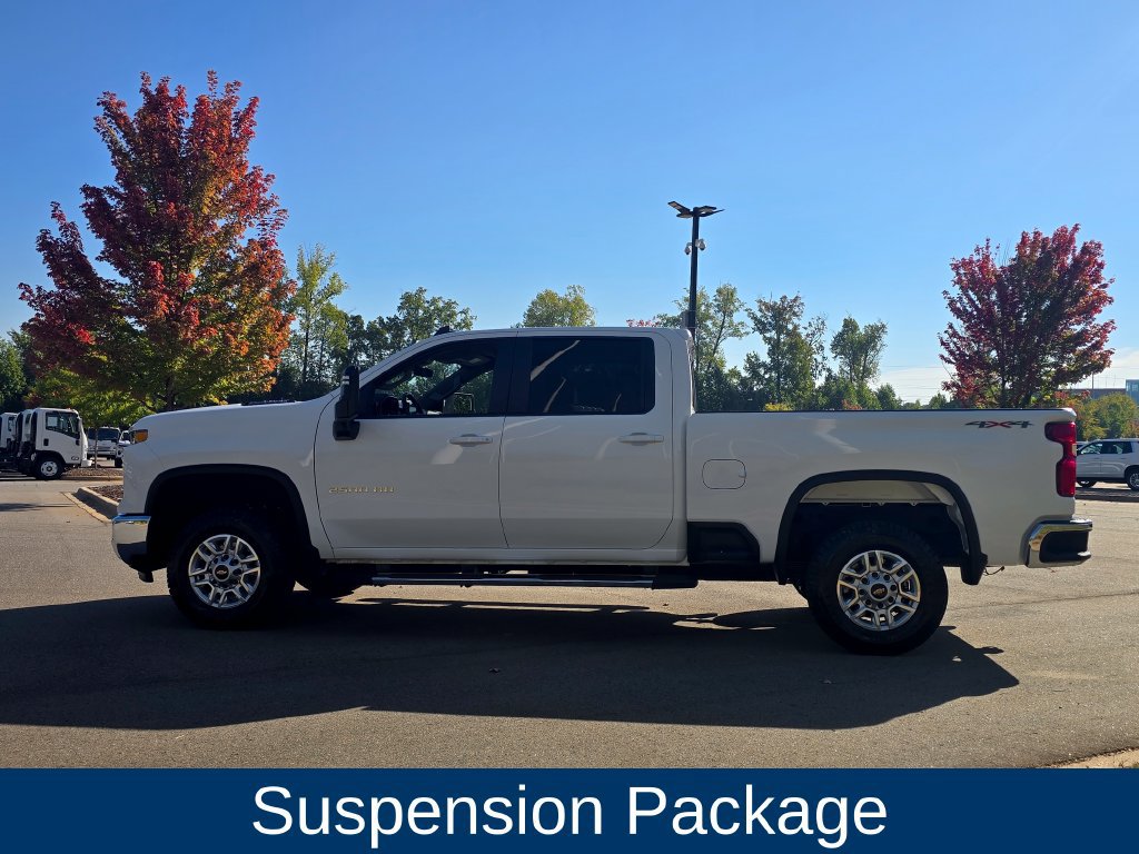 Used 2025 Chevrolet Silverado 2500 LT w/ Convenience Package AWD/4WD image 5