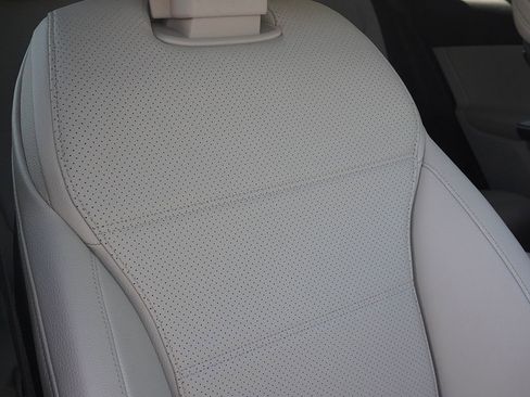 Used 2023 Mercedes-Benz GLC 300 4MATIC image 33