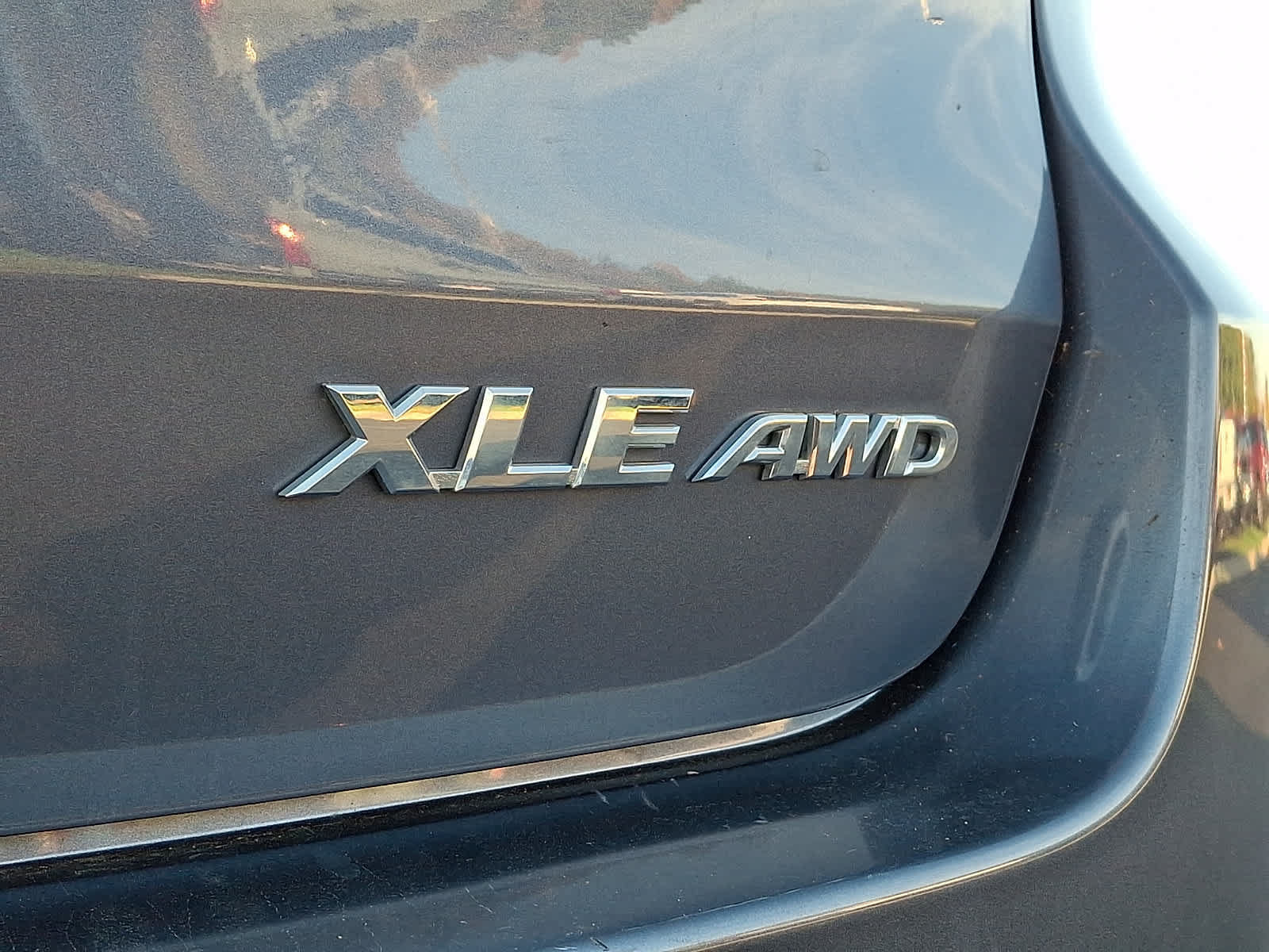 Used 2018 Toyota Highlander XLE AWD/4WD image 33