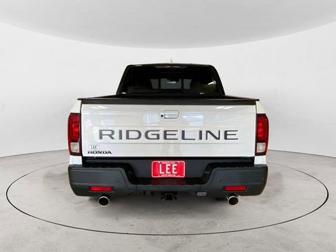 New 2026 Honda Ridgeline Black Edition image 4