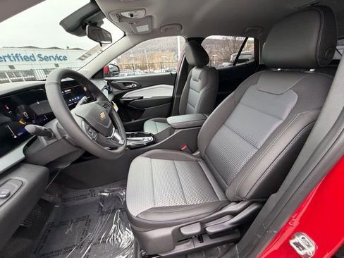 New 2026 Chevrolet Trax LT w/ Driver Confidence Package FWD image 31