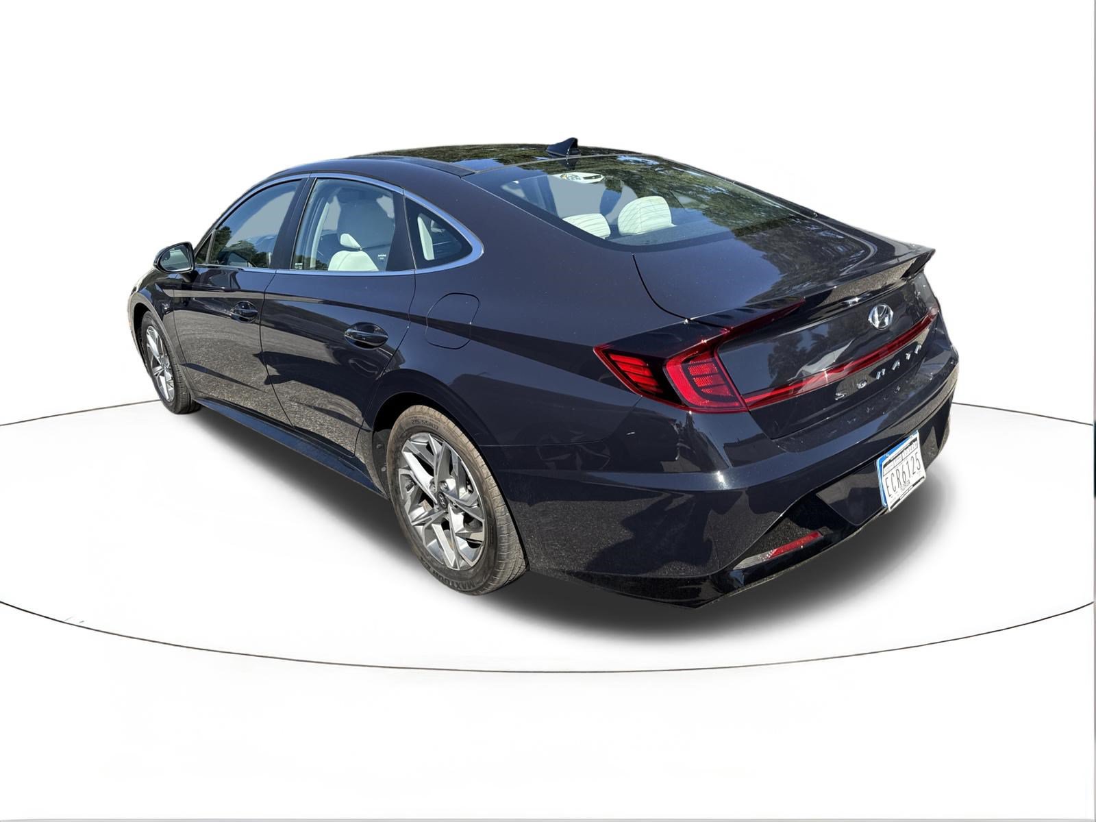 Used 2023 Hyundai Sonata SEL w/ Convenience Package FWD image 3