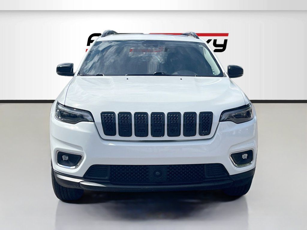 Used 2022 Jeep Cherokee Latitude Lux w/ Sun & Sound Group AWD/4WD image 2