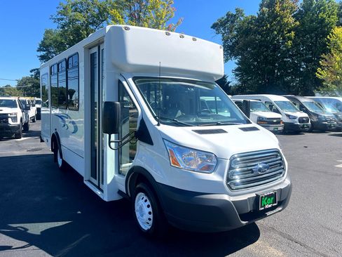 Used 2018 Ford Transit 350 T-350 DRW 156 WB 10360 GVWR w/ Shuttle Bus Prep Package image 6