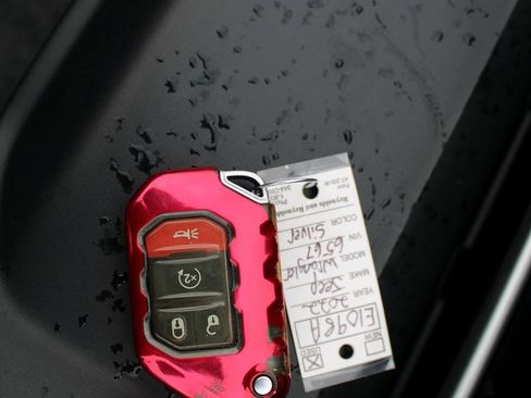 Used 2022 Jeep Wrangler Unlimited Rubicon w/ Cold Weather Group image 44