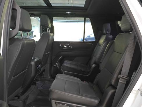 Used 2023 Chevrolet Tahoe Z71 w/ Z71 Off-Road Package image 16