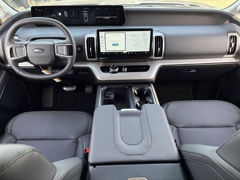 New 2026 Ford Expedition Active image 11