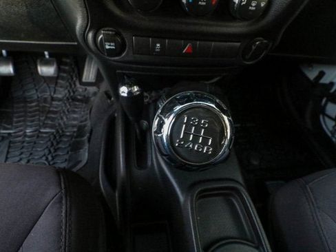 Used 2015 Jeep Wrangler Sport AWD/4WD image 18