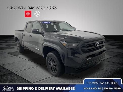 Used 2025 Toyota Tacoma SR5 image 1