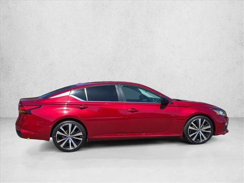 Used 2020 Nissan Altima 2.5 SR FWD image 4