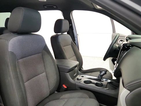 Used 2023 Chevrolet Traverse LT FWD image 33