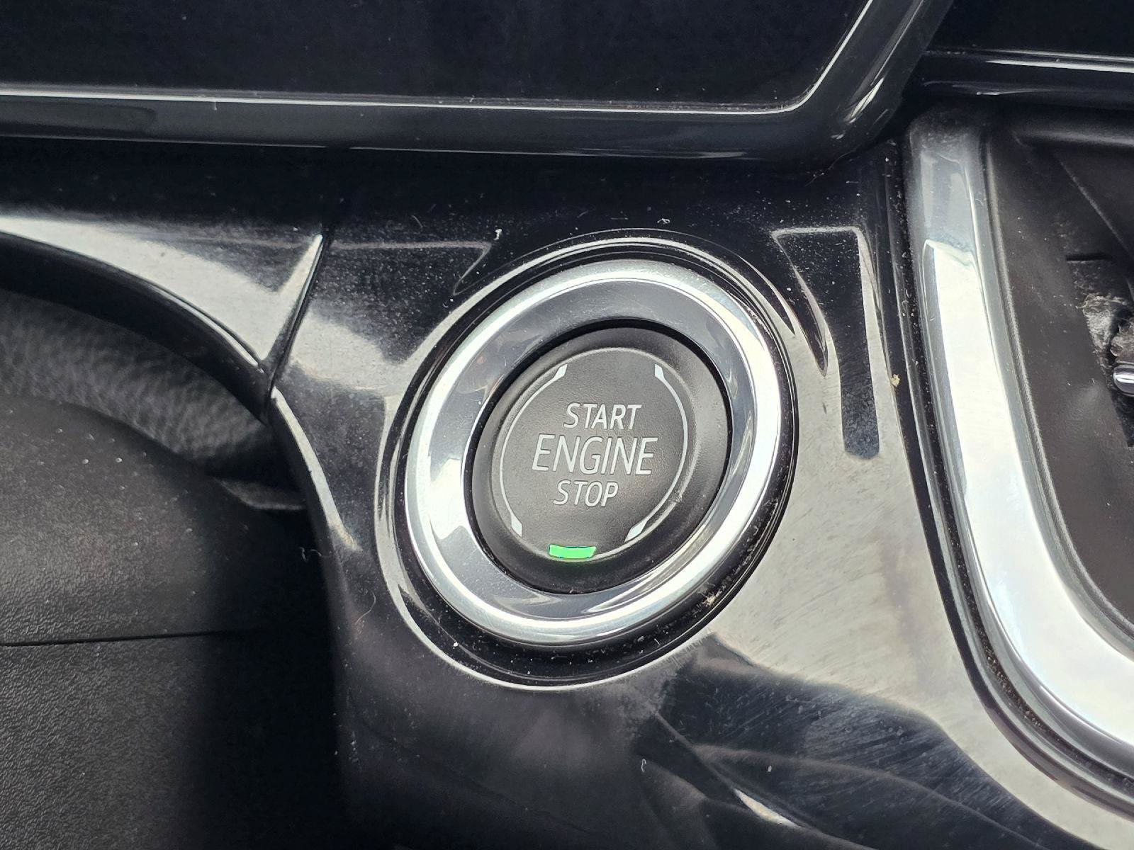 Used 2025 Chevrolet Trax RS FWD image 28