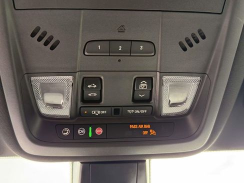 Used 2025 Cadillac XT6 Luxury image 29