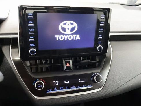 Used 2020 Toyota Corolla LE image 19