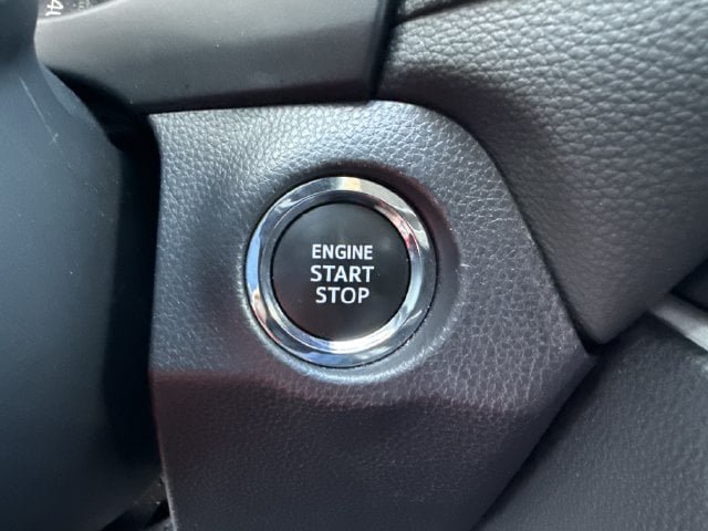 Used 2025 Toyota RAV4 XLE FWD image 23
