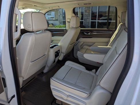 Used 2022 GMC Yukon XL Denali AWD/4WD image 26