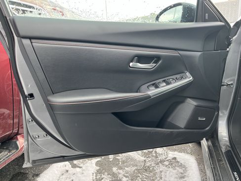 Used 2024 Nissan Sentra SR w/ SR Premium Package image 14