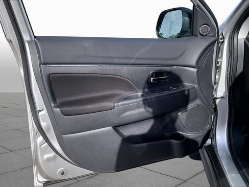 Used 2025 Mitsubishi Outlander Sport ES AWD/4WD image 22