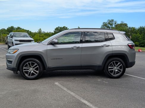 Used 2020 Jeep Compass Latitude w/ Popular Equipment Group FWD image 6