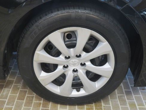 Used 2021 Toyota Corolla LE FWD image 10