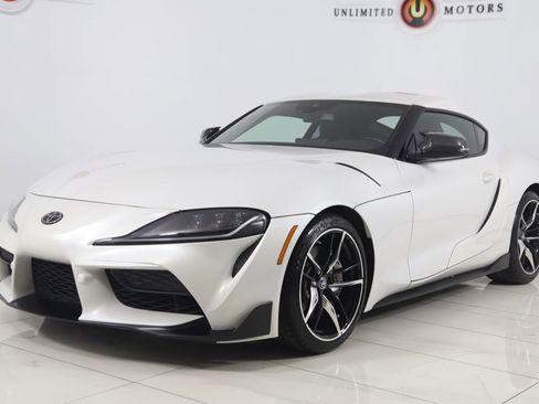 Used 2020 Toyota Supra RWD image 5