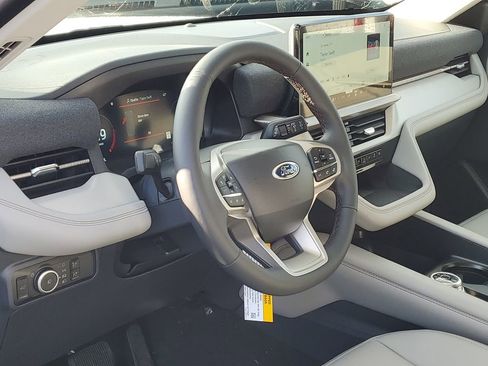 New 2026 Ford Explorer Active image 9