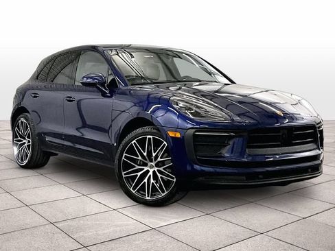 Used 2023 Porsche Macan AWD/4WD image 2