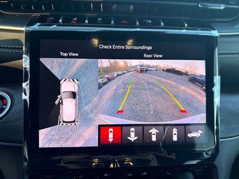 New 2025 Jeep Grand Cherokee Limited w/ Luxury Tech Group II image 24