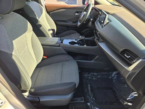 Used 2023 Nissan Rogue SV FWD image 15