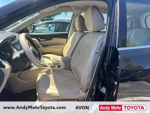 Used 2017 Nissan Rogue S AWD/4WD image 8