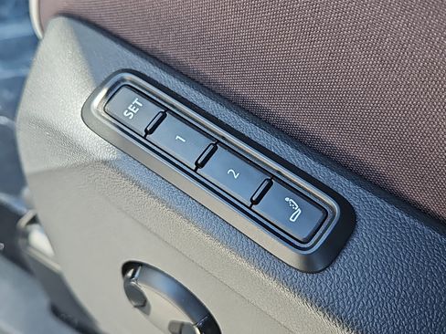 New 2025 Volkswagen ID. Buzz Pro S image 12