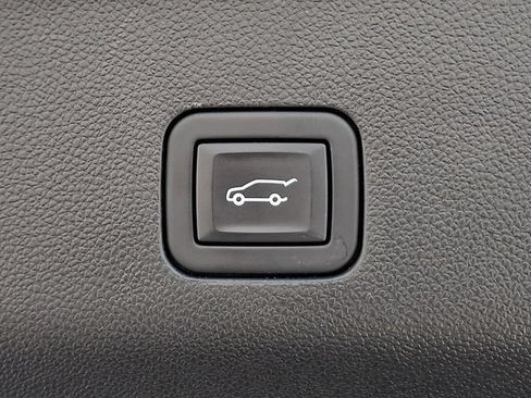 Used 2023 GMC Yukon SLT w/ SLT Premium Package AWD/4WD image 32