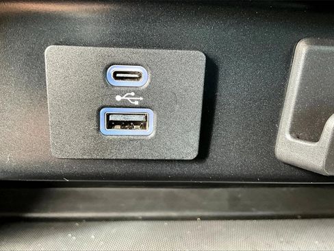 Used 2023 Ford F150 XLT image 32