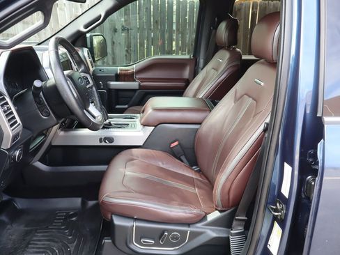 Used 2015 Ford F150 Platinum w/ Equipment Group 701A Luxury image 19