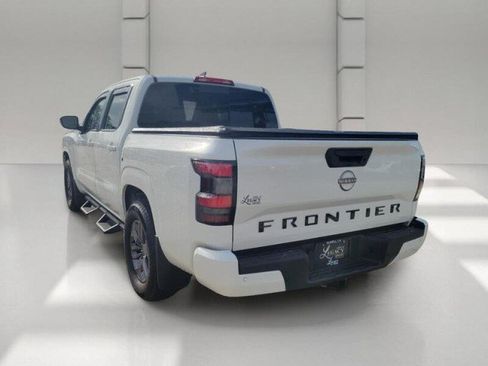 Used 2025 Nissan Frontier SV w/ SV Convenience Package RWD image 7