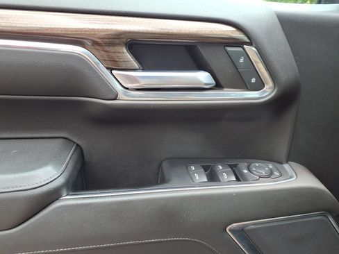 Used 2022 Chevrolet Silverado 1500 LT AWD/4WD image 12