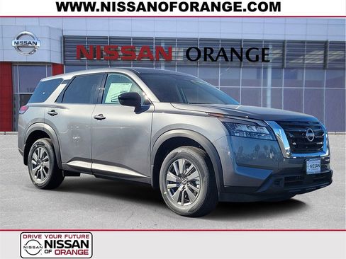 New 2025 Nissan Pathfinder S image 1