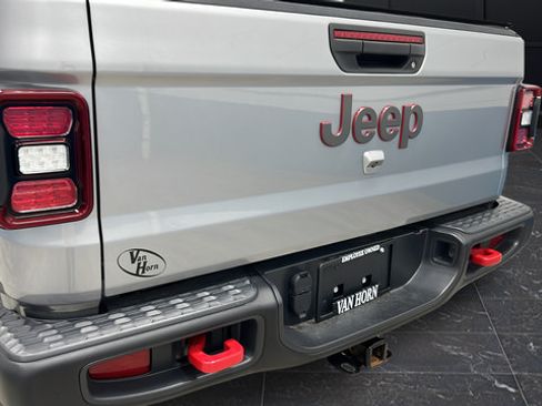Used 2021 Jeep Gladiator Rubicon w/ Dual Top Group AWD/4WD image 41