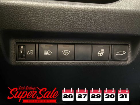 Used 2019 Toyota RAV4 XLE Premium image 36