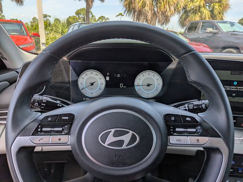 Used 2024 Hyundai Elantra Limited FWD image 27