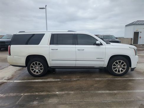 Used 2015 GMC Yukon XL Denali image 4