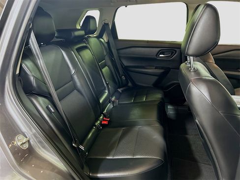 Used 2023 Nissan Rogue SV w/ SV Premium B Package image 25