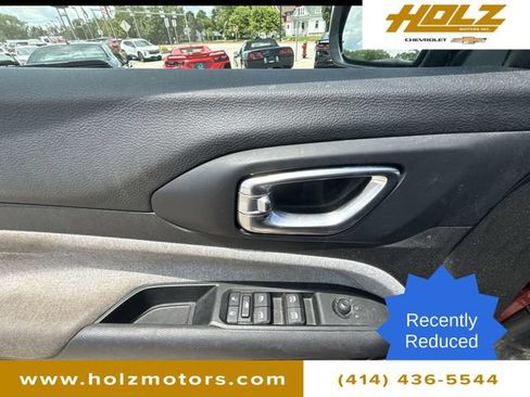 Used 2022 Jeep Compass Latitude w/ Sun and Sound Group AWD/4WD image 23