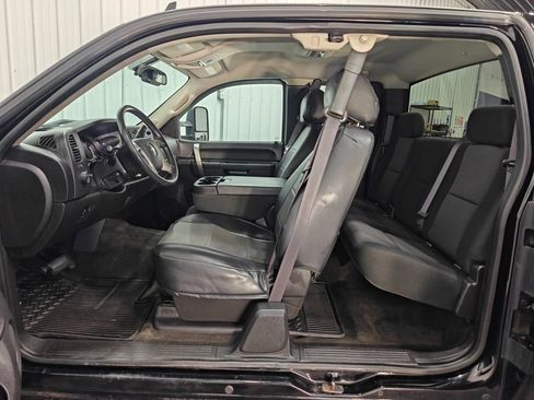Used 2011 Chevrolet Silverado 2500 LT w/ Snow Plow Prep Package AWD/4WD image 30